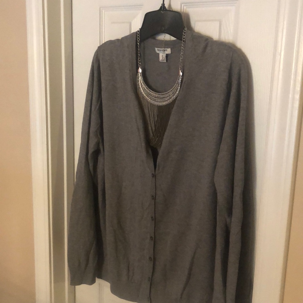 Cardigan with a matching necklace